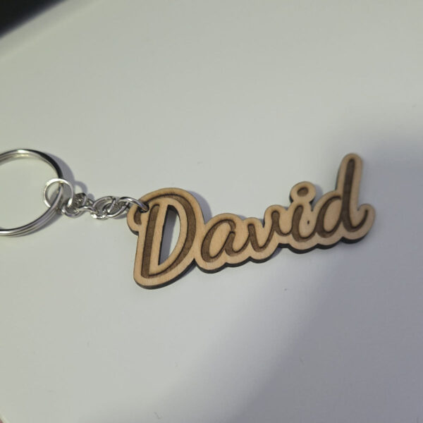 llaveros de madera grabado laser con nombre personalizado